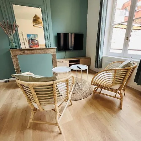 Proximite Gares De Apartament
